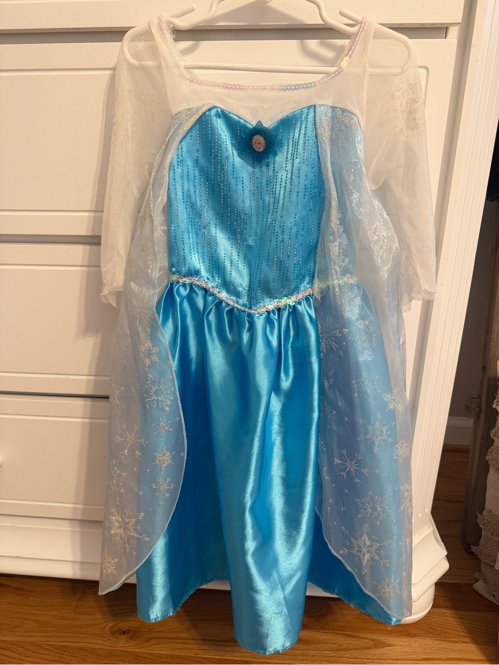 Disney Light Blue Elsa Princess Costume Dress with White Sheer Sparkly Cape